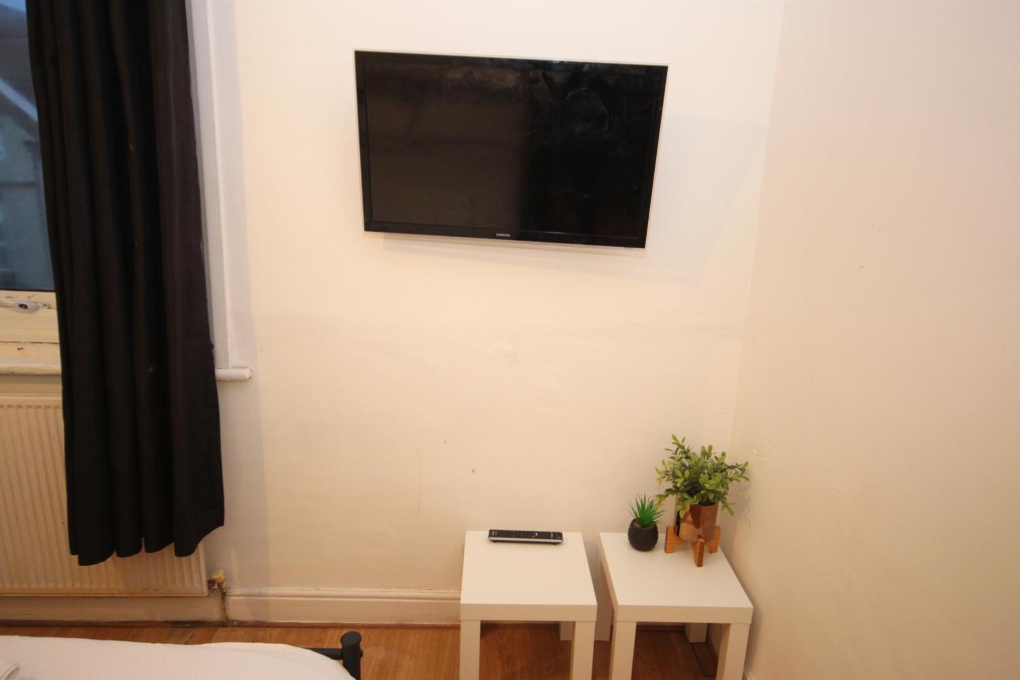 Barton Seaview, Self Catering Studio Apartments, Promenade & Central Beach Location, Families, Couples Or 23 Years Plus Only, Free Parking Blackpool Rum bild