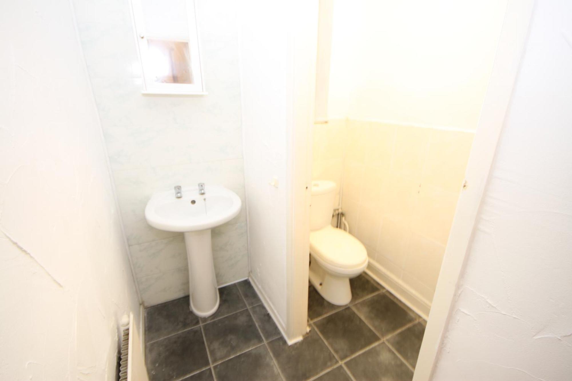 Barton Seaview, Self Catering Studio Apartments, Promenade & Central Beach Location, Families, Couples Or 23 Years Plus Only, Free Parking Blackpool Rum bild