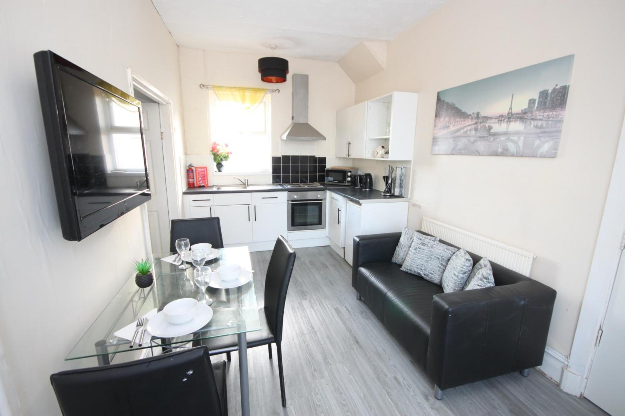 Barton Seaview, Self Catering Studio Apartments, Promenade & Central Beach Location, Families, Couples Or 23 Years Plus Only, Free Parking Blackpool Exteriör bild