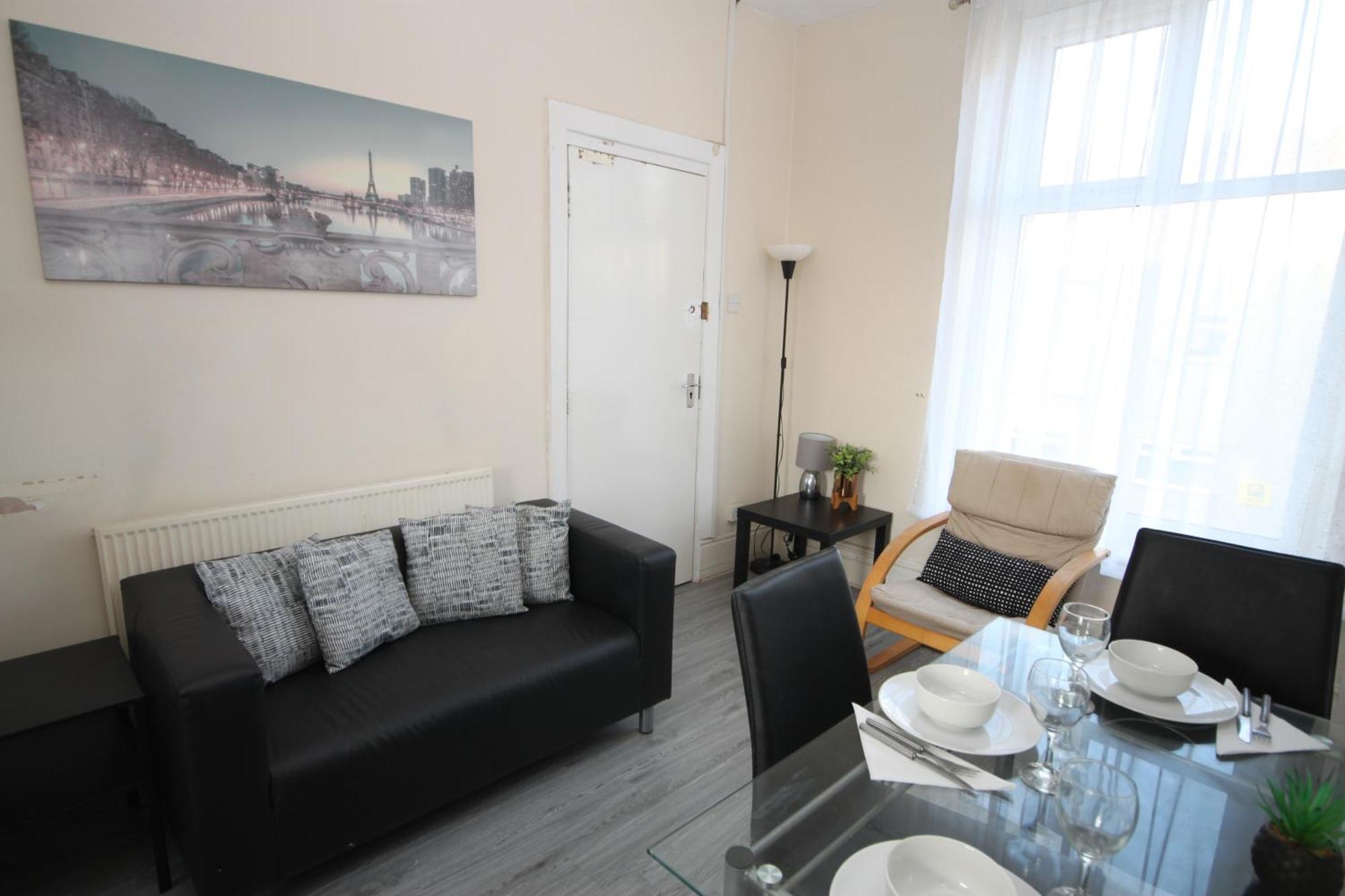 Barton Seaview, Self Catering Studio Apartments, Promenade & Central Beach Location, Families, Couples Or 23 Years Plus Only, Free Parking Blackpool Exteriör bild
