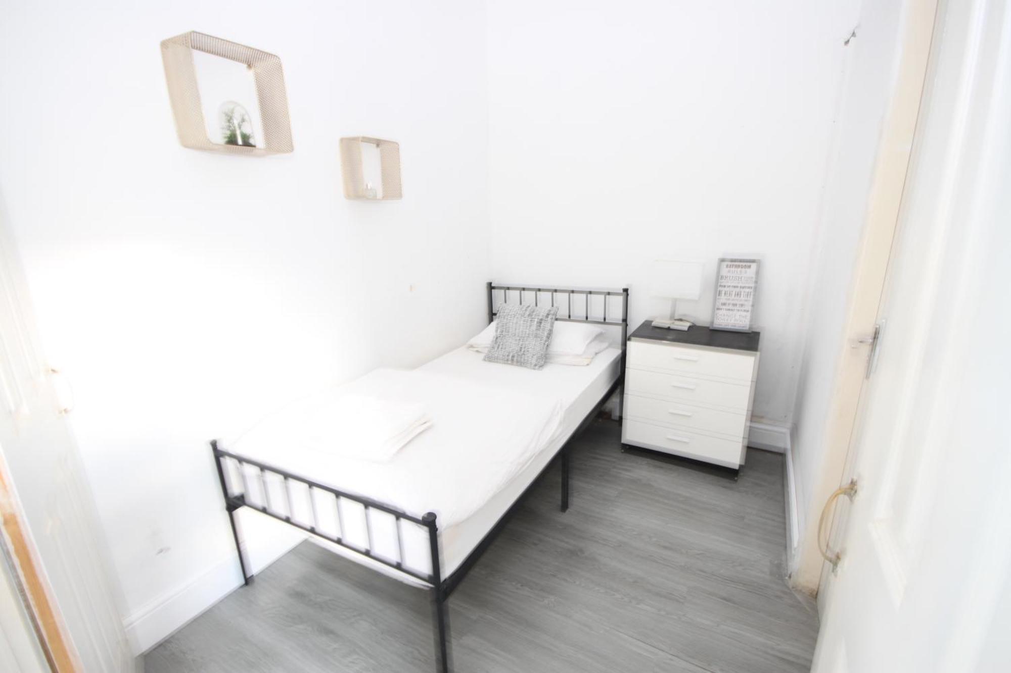 Barton Seaview, Self Catering Studio Apartments, Promenade & Central Beach Location, Families, Couples Or 23 Years Plus Only, Free Parking Blackpool Rum bild